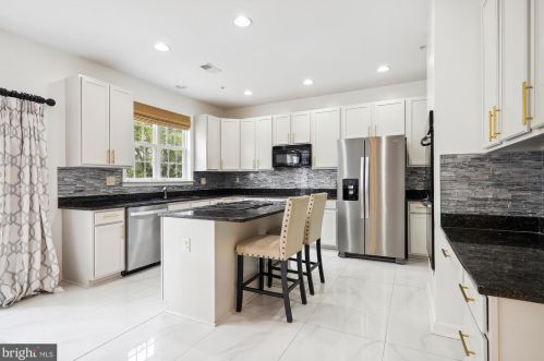 4401 Burkes Promise Dr, Bowie MD  20720-4698 exterior