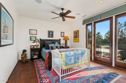 5320 Ivafern Ln, La Canada CA  91011-2811 exterior