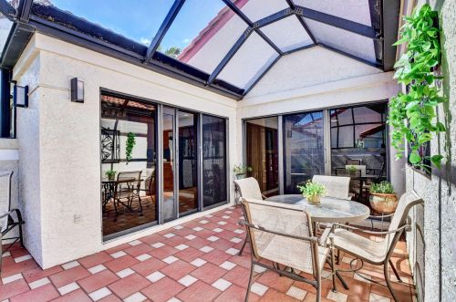 9 Windsor Ln, Boynton Beach FL  33436-6063 exterior