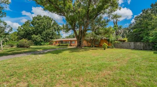 17601 Simmons Rd, Lutz, FL 33548-4596