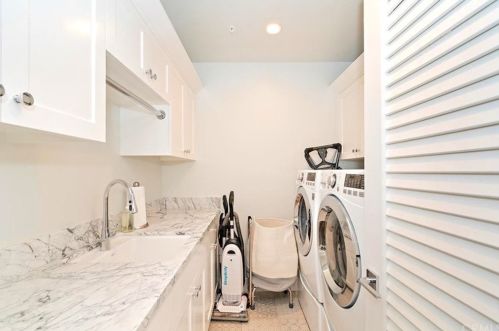 420 31st St, Manhattan Beach CA  90266-3975 exterior