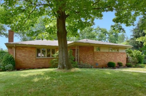 342 Haugh Dr, Pittsburgh, PA 15237-5635