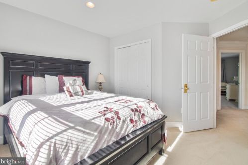 5312 Kernstown Ct, Haymarket VA  20169-4504 exterior