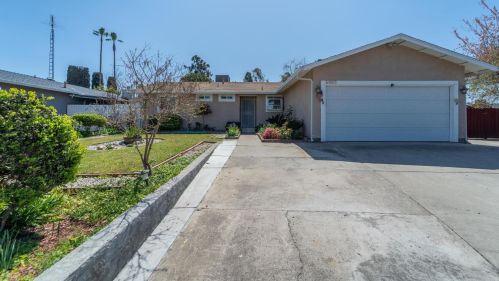 6005 Coad Ln, Riverbank, CA 95367-2751
