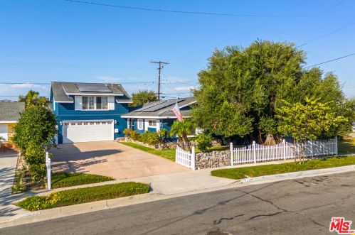 8371 Terry Dr, Huntington Beach, CA 92647-4938