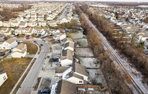 8311 Crete Ln, Blacklick OH  43004-8307 exterior