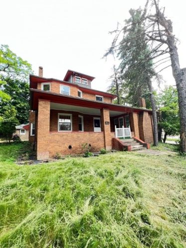 8935 Frankstown Rd, Pittsburgh, PA 15235-1428