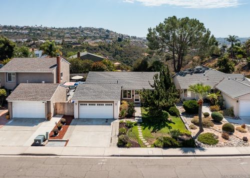 8290 Laurelridge Rd, San Diego, CA 92120-1751