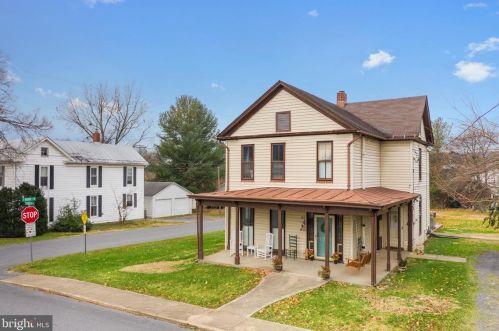 284 Massanutten St, Strasburg VA  22657-2301 exterior