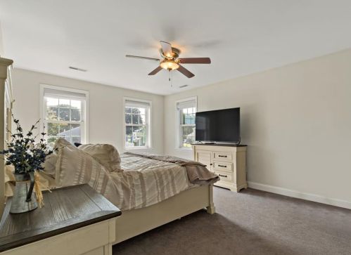 41 Orlando Dr, South Kingstown RI  02882-4416 exterior