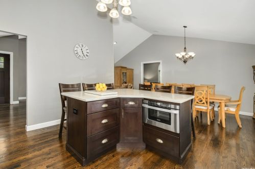 3 Lorijean Ln, Elwood NY  11731-4009 exterior