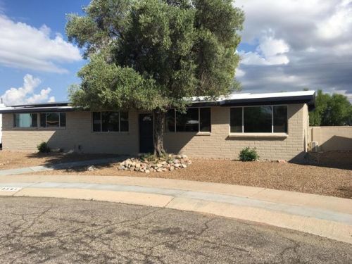 8341 Koralee Pl, Tucson, AZ 85710-4236