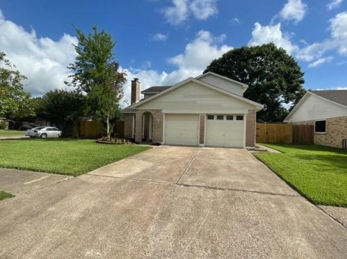 3119 Heritage Green Dr, Pearland TX  77581-4407 exterior