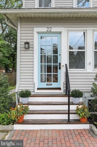 22 Albertson Ave, Camden, NJ 08108-2302