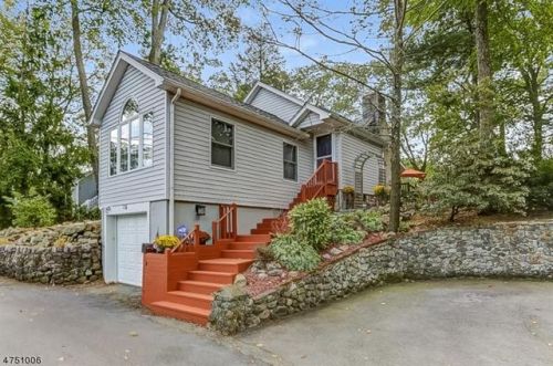 116 Lakewood Dr, Parsippany NJ  07834-2819 exterior