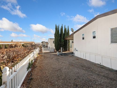 13393 Mariposa Rd, Victorville CA  92395-5309 exterior