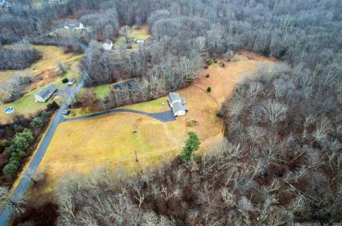 93 Nason Rd, Higganum, CT 06441-4223