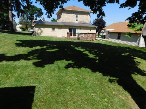 1202 Riverview Dr, Kewaskum WI  53040-9782 exterior