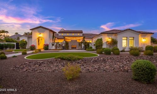 5136 Soft Wind Dr, Glendale, AZ 85310-3717