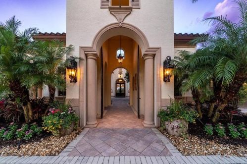 4430 Wayside Dr, Naples, FL 34119-8404