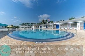 1355 12th Ct, Hollywood FL  33019-3255 exterior