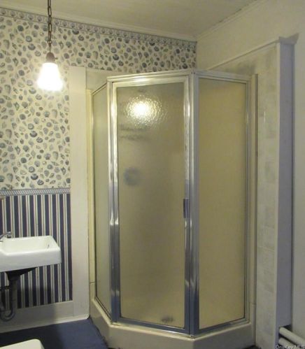 18 Main St, Port Jervis NY  12771-2111 exterior