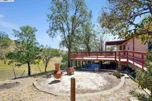 6901 Johnston Rd, Pleasanton CA  94588-9460 exterior