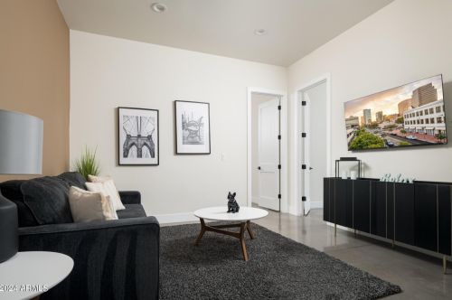 5036 Scottsdale Rd, Scottsdale AZ 85254-5161 exterior