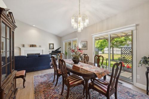 6729 Fairfield Dr, Santa Rosa CA  95409-6008 exterior