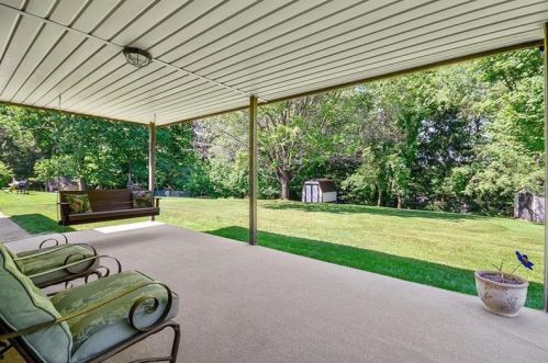 1605 Mountain View Dr, Gibsonia PA 15044-9274 exterior