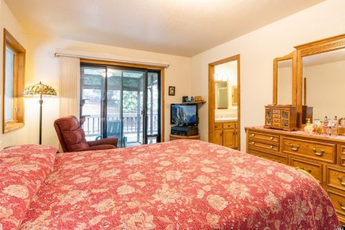 27421 Ridge Rd, Willits CA  95490-8985 exterior