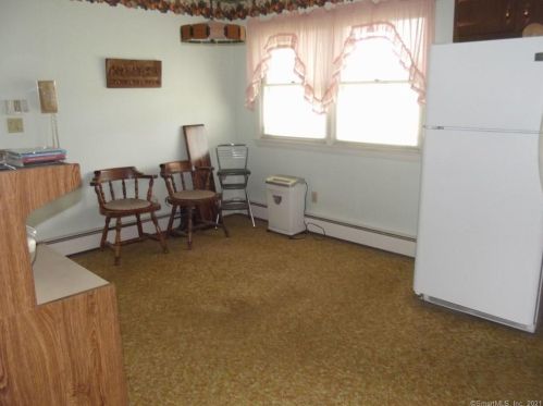 11 Harbor View Ave, Waterford CT  06385-1312 exterior