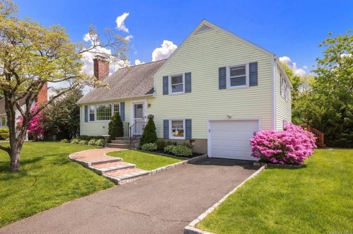 18 Mitchell Pl, Rye Brook, NY 10573-1805