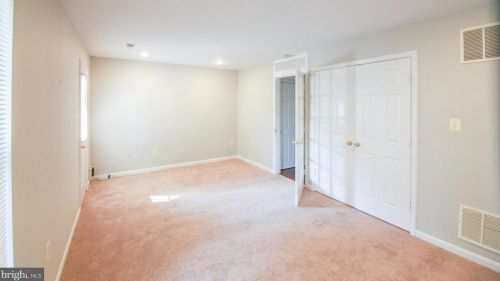 2473 Clover Field Cir, Herndon VA  20171-4313 exterior