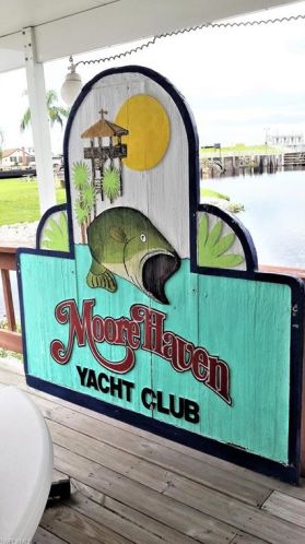 853 Yacht Club Way, Moore Haven FL  33471-2823 exterior