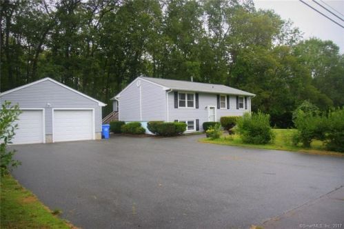 149 Meeting House Ln, Gales Ferry, CT 06339-1731