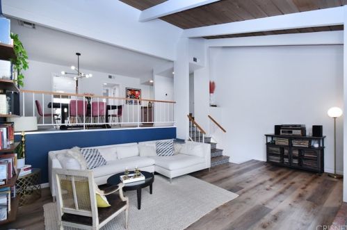 4173 Colfax Ave, North Hollywood, CA 91604-2143