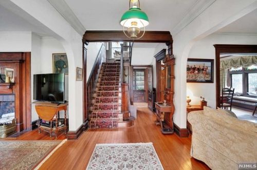 256 Franklin Tpke, Allendale, NJ 07401-2214