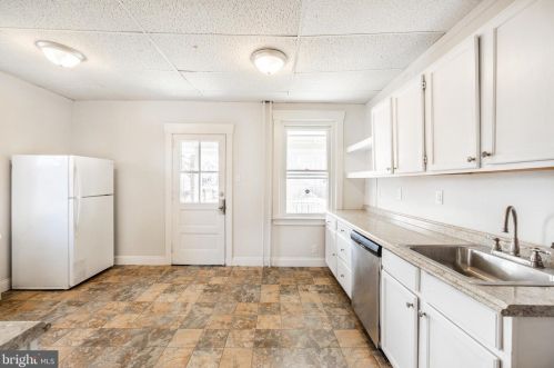 900 3rd St, Lansdale, PA 19446-1902