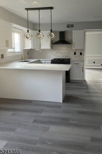 14 Ironwood Way, West Paterson NJ  07424-2019 exterior