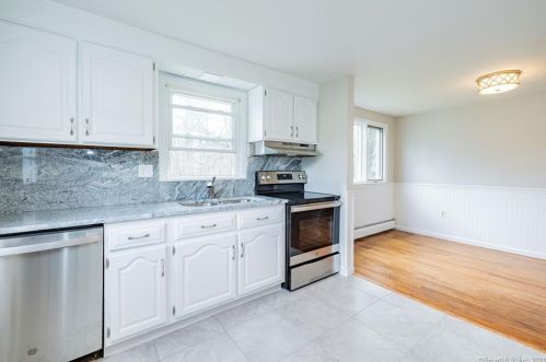 127 Sunset St, Windsor Locks CT  06096-2411 exterior