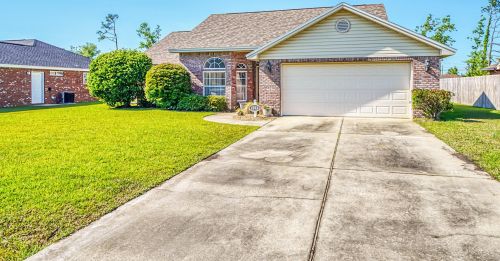 1813 Bowman Ln, Lynn Haven, FL 32444-3183