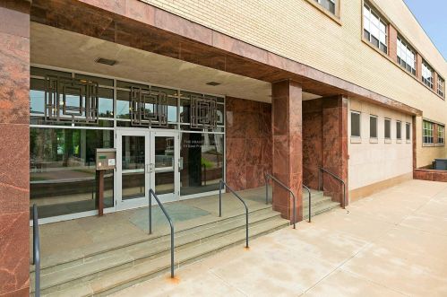 111 Franklin Ave, Minneapolis MN  55404-2541 exterior