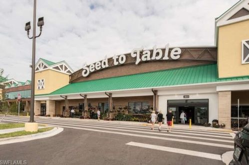 5060 Cedar Springs Dr, Naples FL  34110-2325 exterior