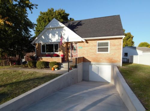 1289 Alwil Dr, Cincinnati, OH 45215-4011
