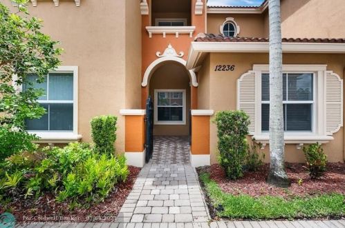 12236 27th St, Hollywood, FL