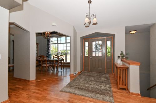 1400 Waters Edge Dr, Oconomowoc, WI 53066-4189