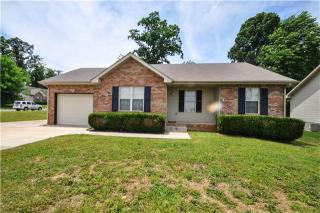 3297 Senseney Cir, Clarksville, TN 37042-8120