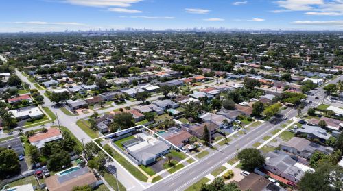 1831 56 Ave, Hollywood FL exterior