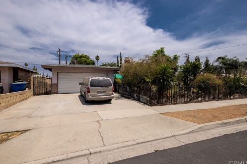 7771 Wells Ave, Riverside CA  92503-2568 exterior